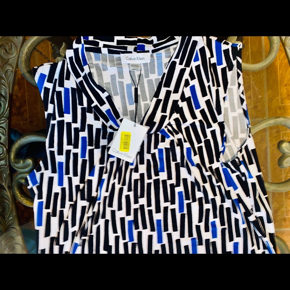 NWT Calvin Klein sleeveless blouse size M